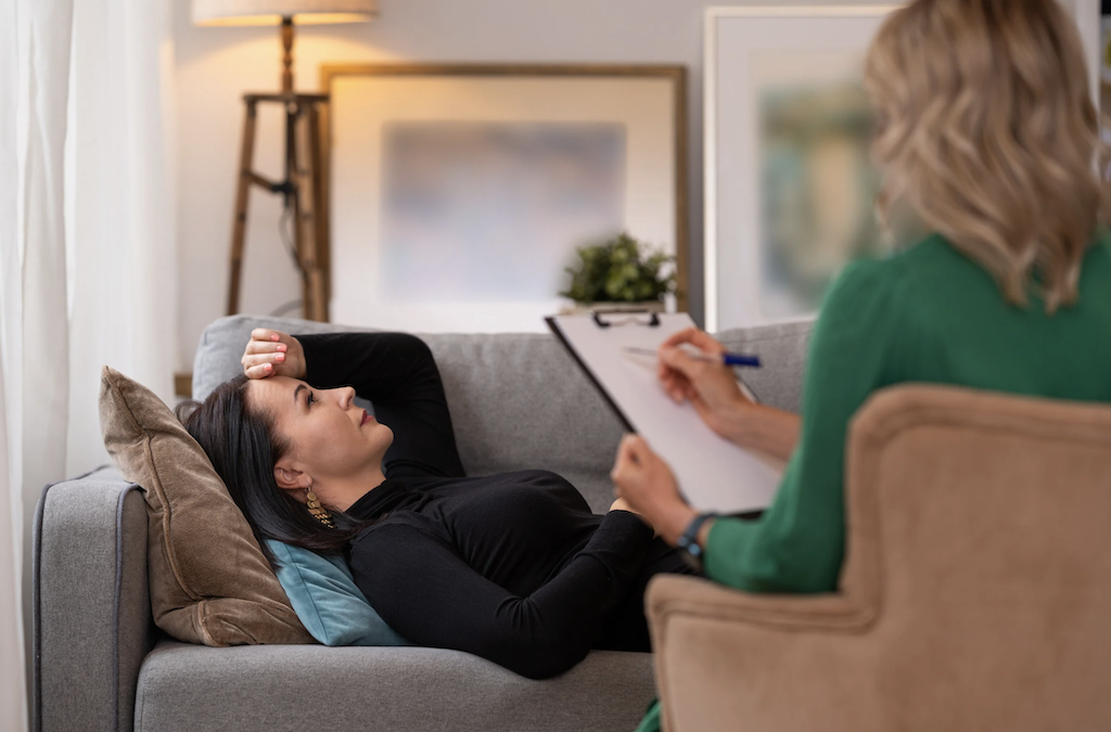 4 Ways to Support Your Mental Health Between Therapy Sessions
